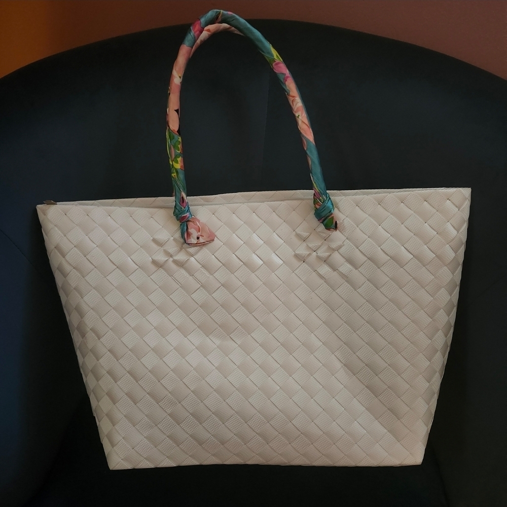 Brand New White Woven Tote Bag with Butterfly and Bamboo Design - Picture 2 of 7